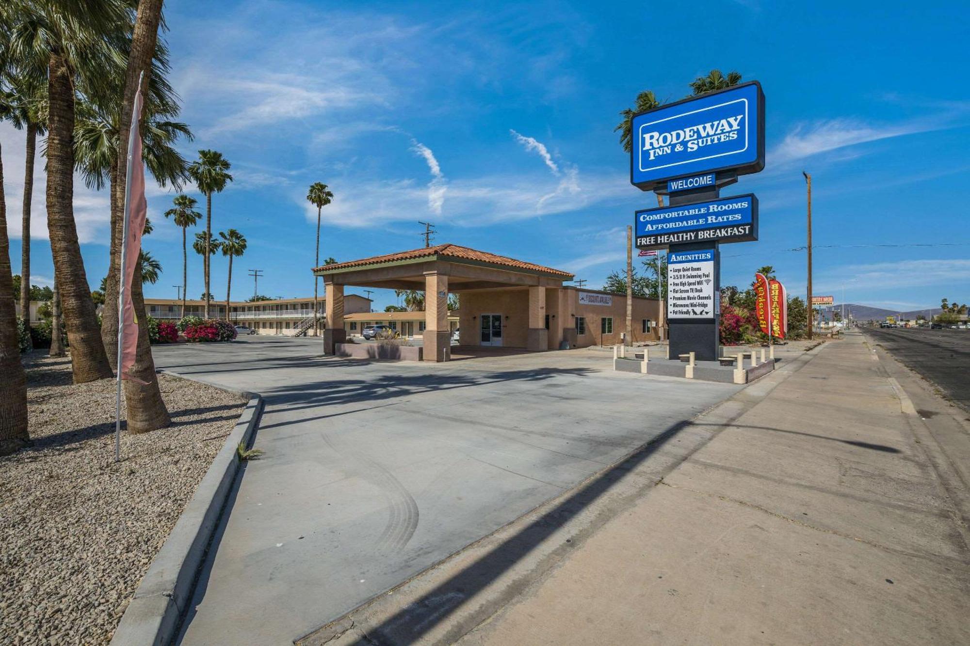 Rodeway Inn & Suites Blythe I-10 Exterior photo